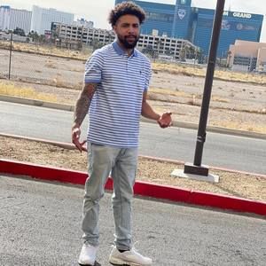 Meet your Posher, Dominic